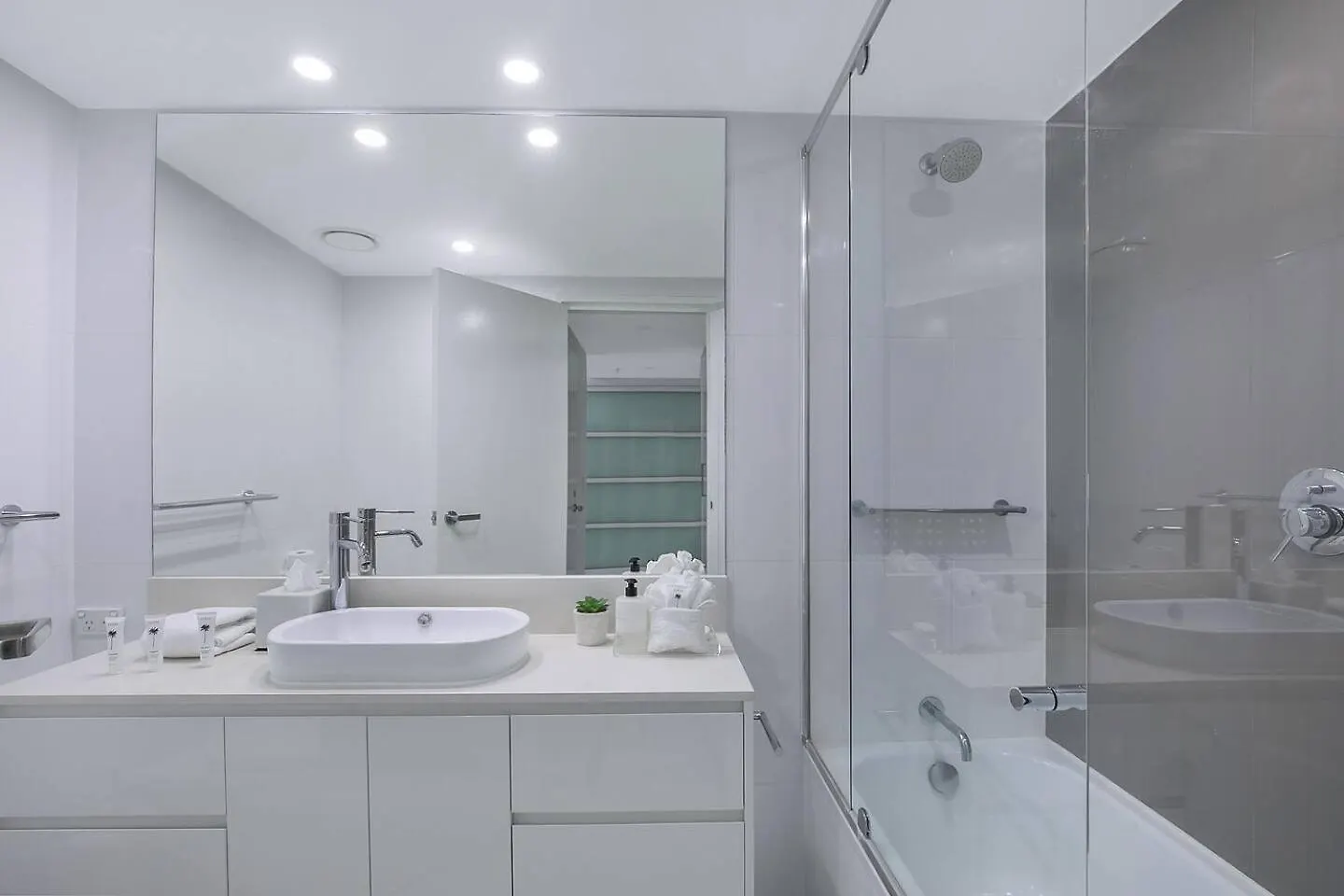 Appartement City Meets Coast - Modern Resort Haven By The Beach Gold Coast Australië