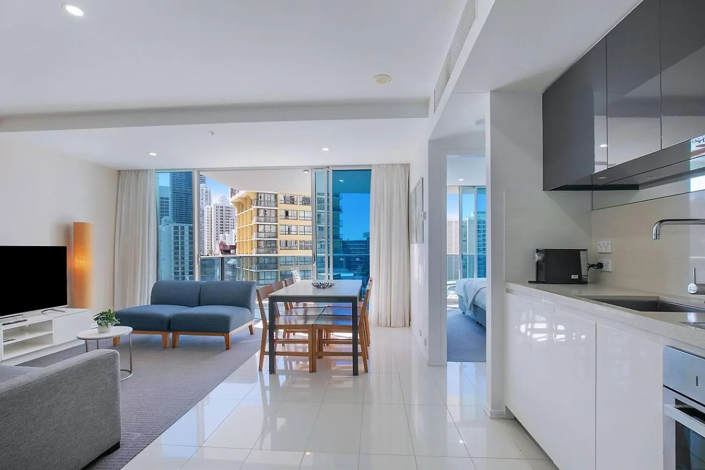 City Meets Coast - Modern Resort Haven By The Beach Gold Coast Australia