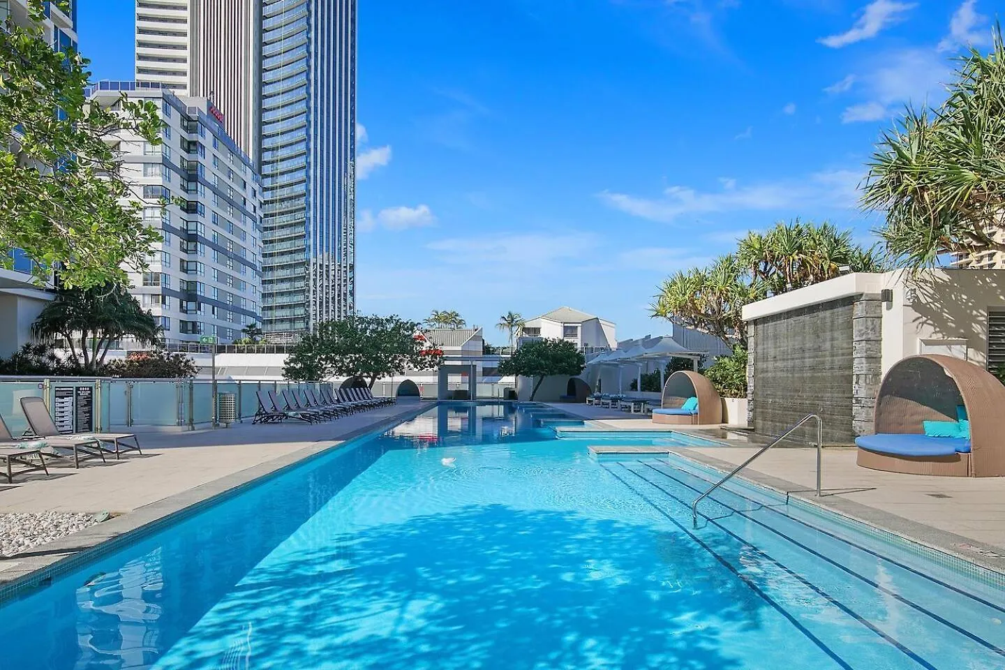 City Meets Coast - Modern Resort Haven By The Beach Gold Coast 0*,